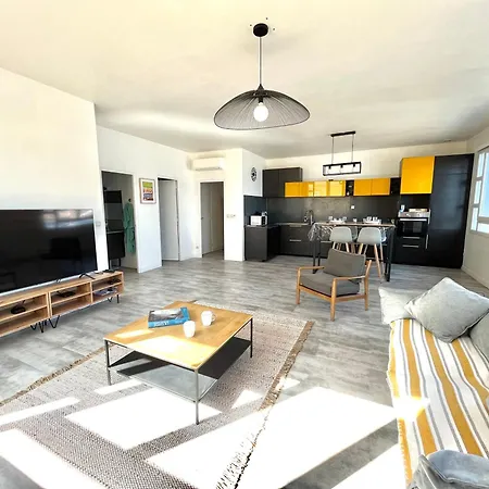 Apartment Centre Cours Napoleon *