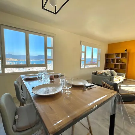 Centre Cours Napoleon Apartment