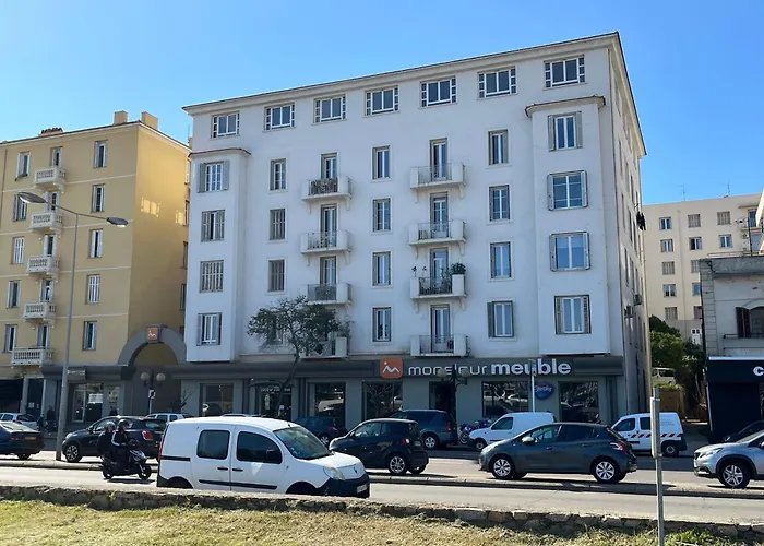 Apartment Centre Cours Napoleon