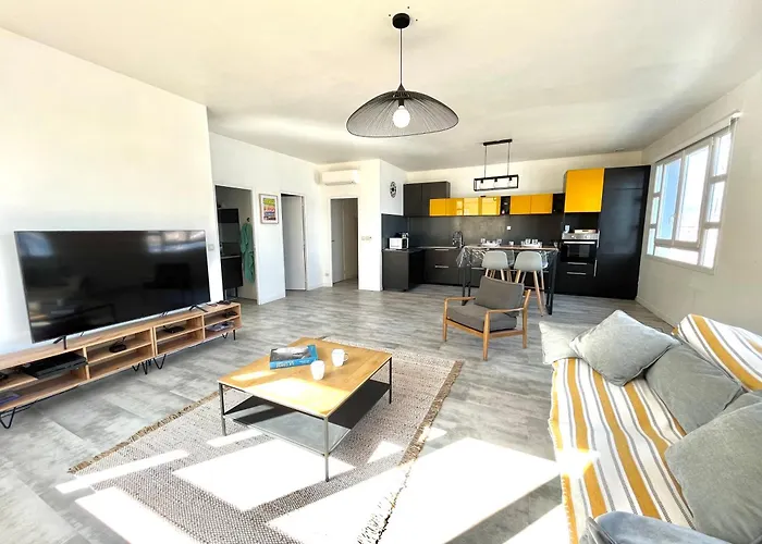 Apartment Centre Cours Napoleon *