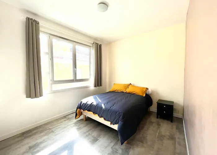 Centre Cours Napoleon Apartment